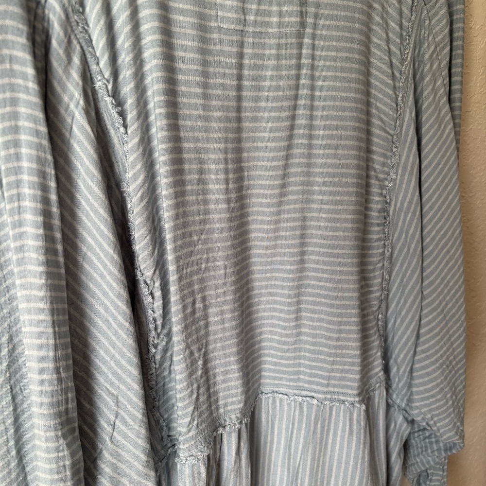 We The Free | Women's Boho Oversized One & Only Striped Shirt Size M Blue/White - Picture 9 of 9